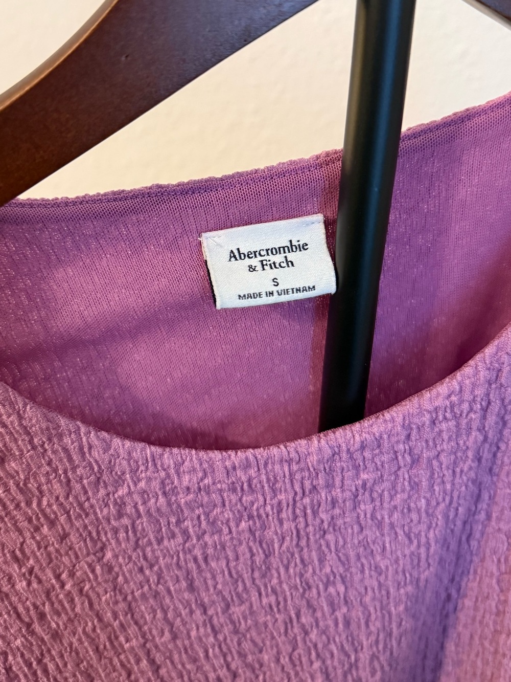 Abercrombie & Fitch Lavender Textured Sleeveless Tank - Picture 3 of 3